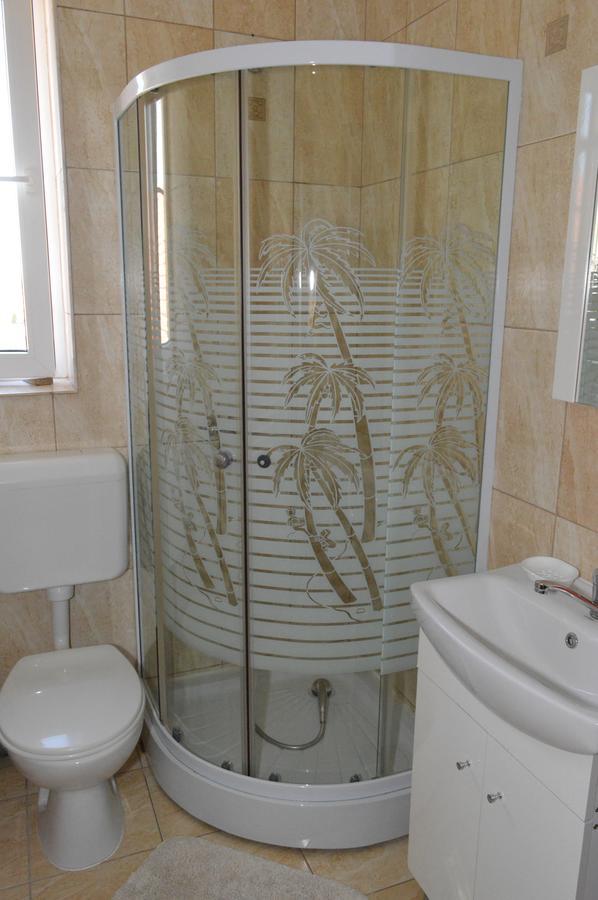 ホテル Casa Flora Sînmartin エクステリア 写真